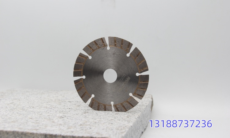 How to Use Saw Blades for Precise Stone Cutting
