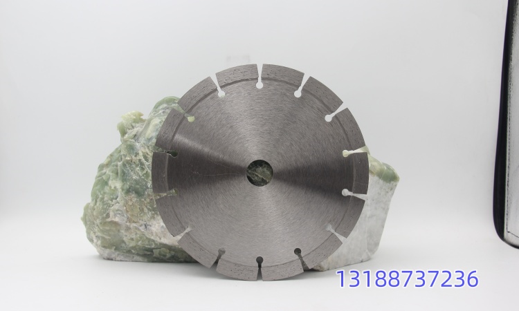 What Is the Best Blade for Cutting Granite?